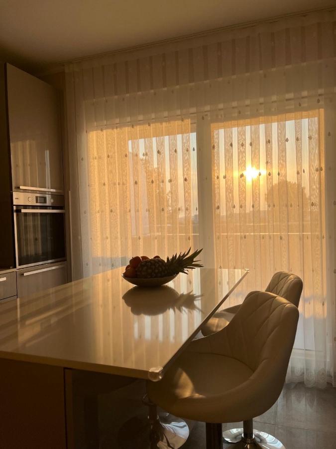 Apartman Yacht 메덜린 외부 사진